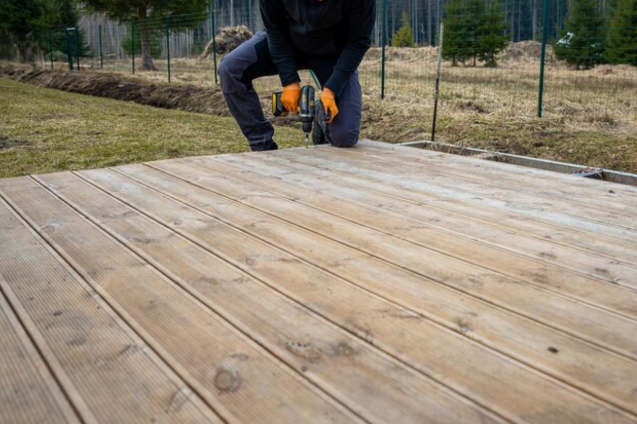 let us help deck small